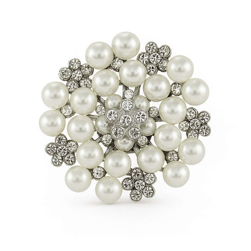⚜️ Elegant Pearl and Crystal Brooch